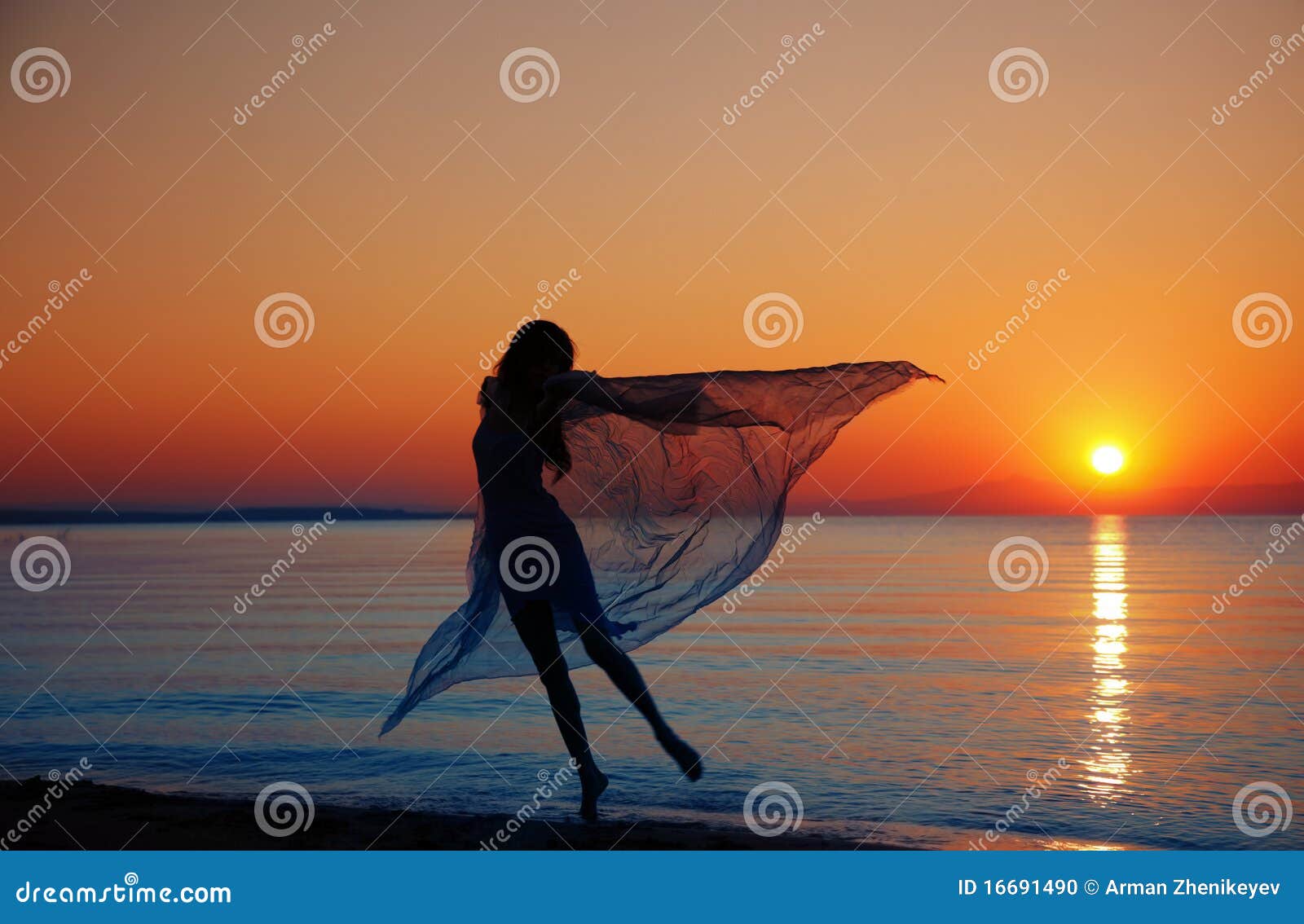 2 475 Ballo Al Mare Foto Foto Stock Gratis E Royalty Free Da Dreamstime