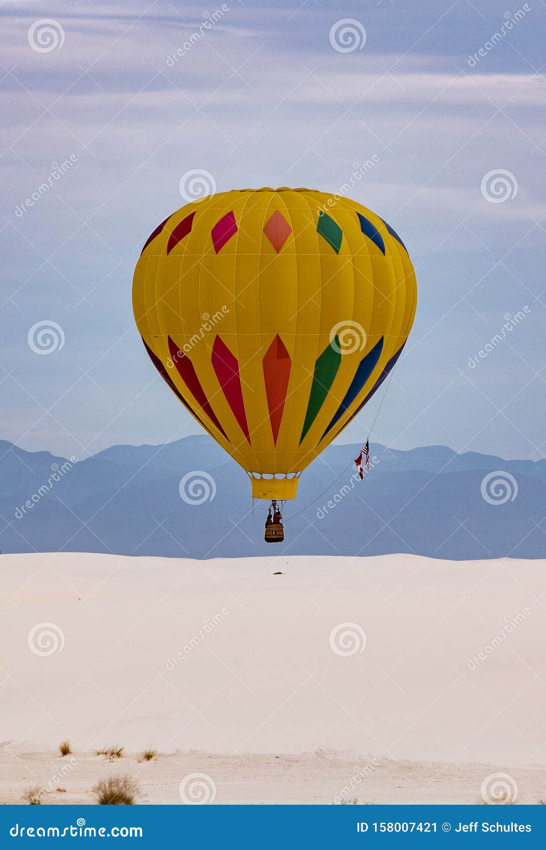 Balloon In Flight At White Sands Editorial Photo Image Of Mexico White 158007421