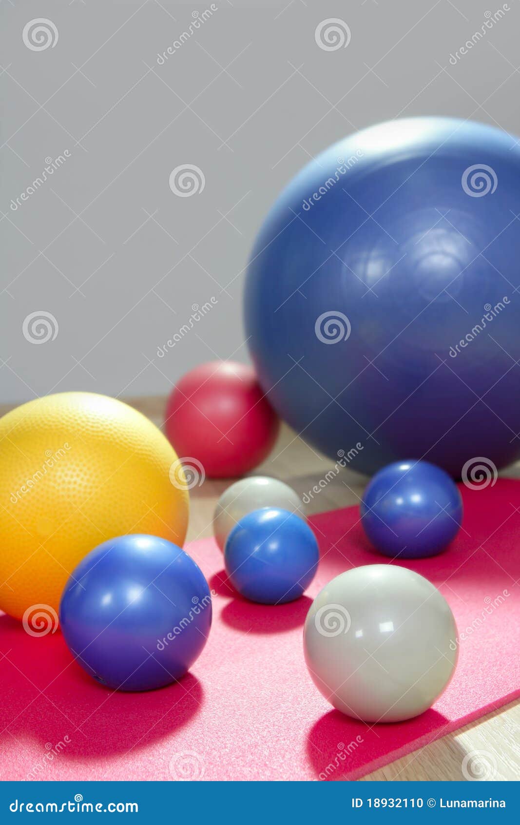 balls stability and toning pilates sport