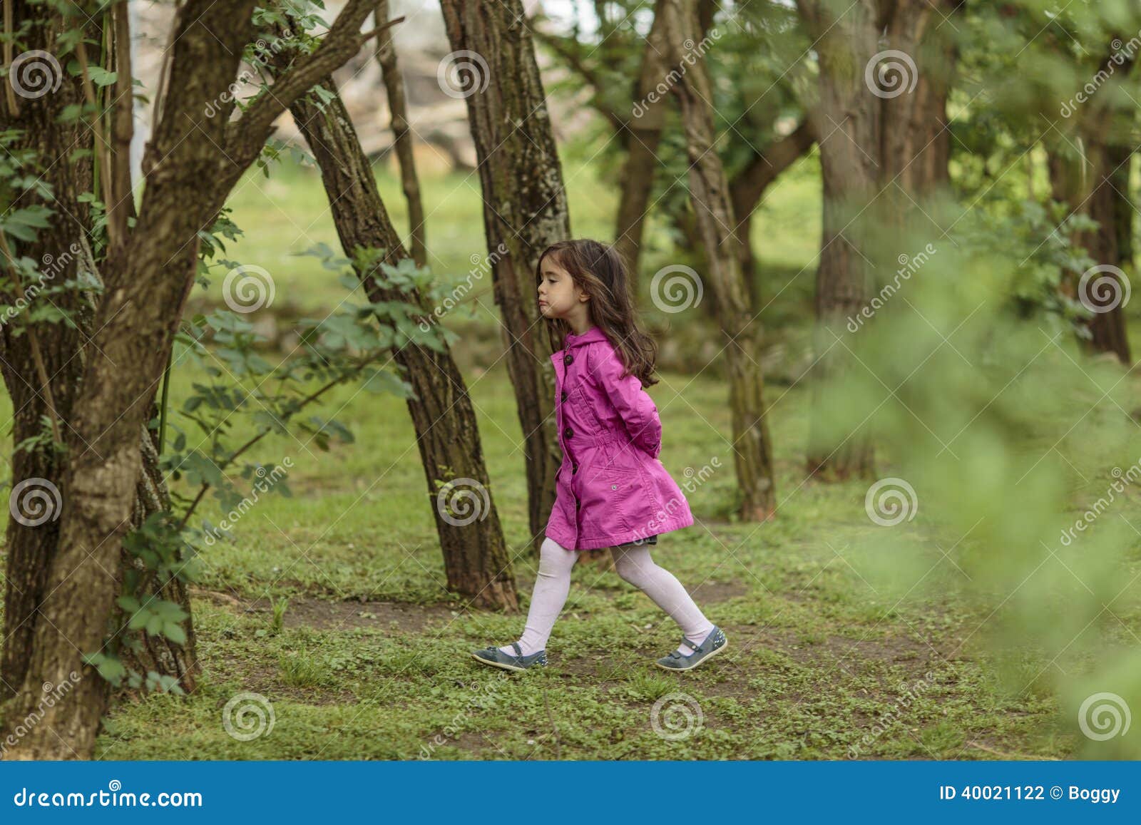 Sognare Una Bambina Che Cammina Sognare Una Bambina Che Cammina