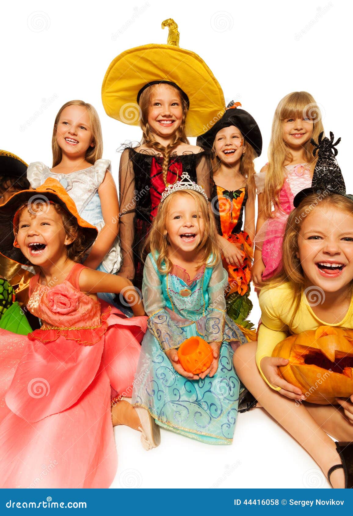 Bambini Felici Divertenti in Costumi Di Halloween Fotografia Stock -  Immagine di vestito, celebri: 44416058