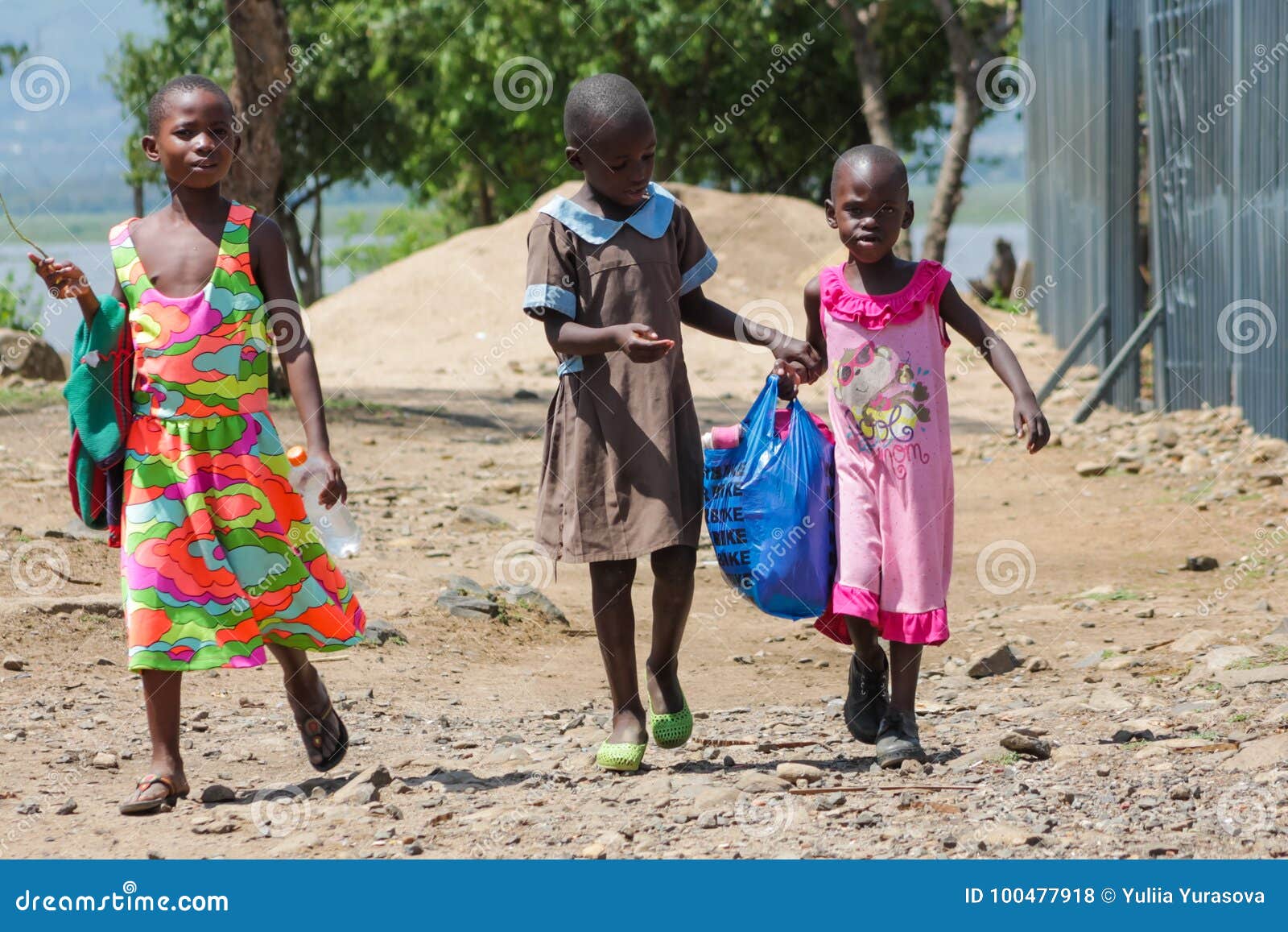 Bambini Poveri Africani Sulla Via Fotografia Stock Editoriale Immagine Di Africani Bambini