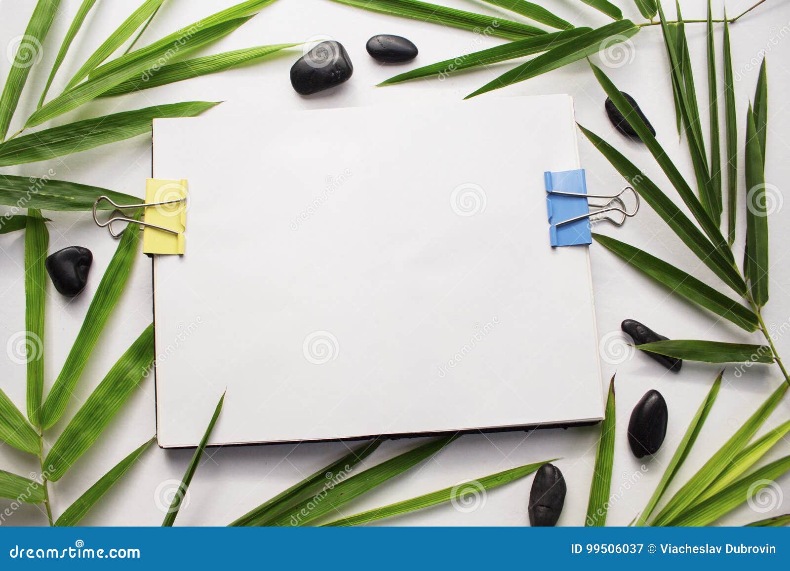 Small sketchbook - Stock Photo [66971495] - PIXTA