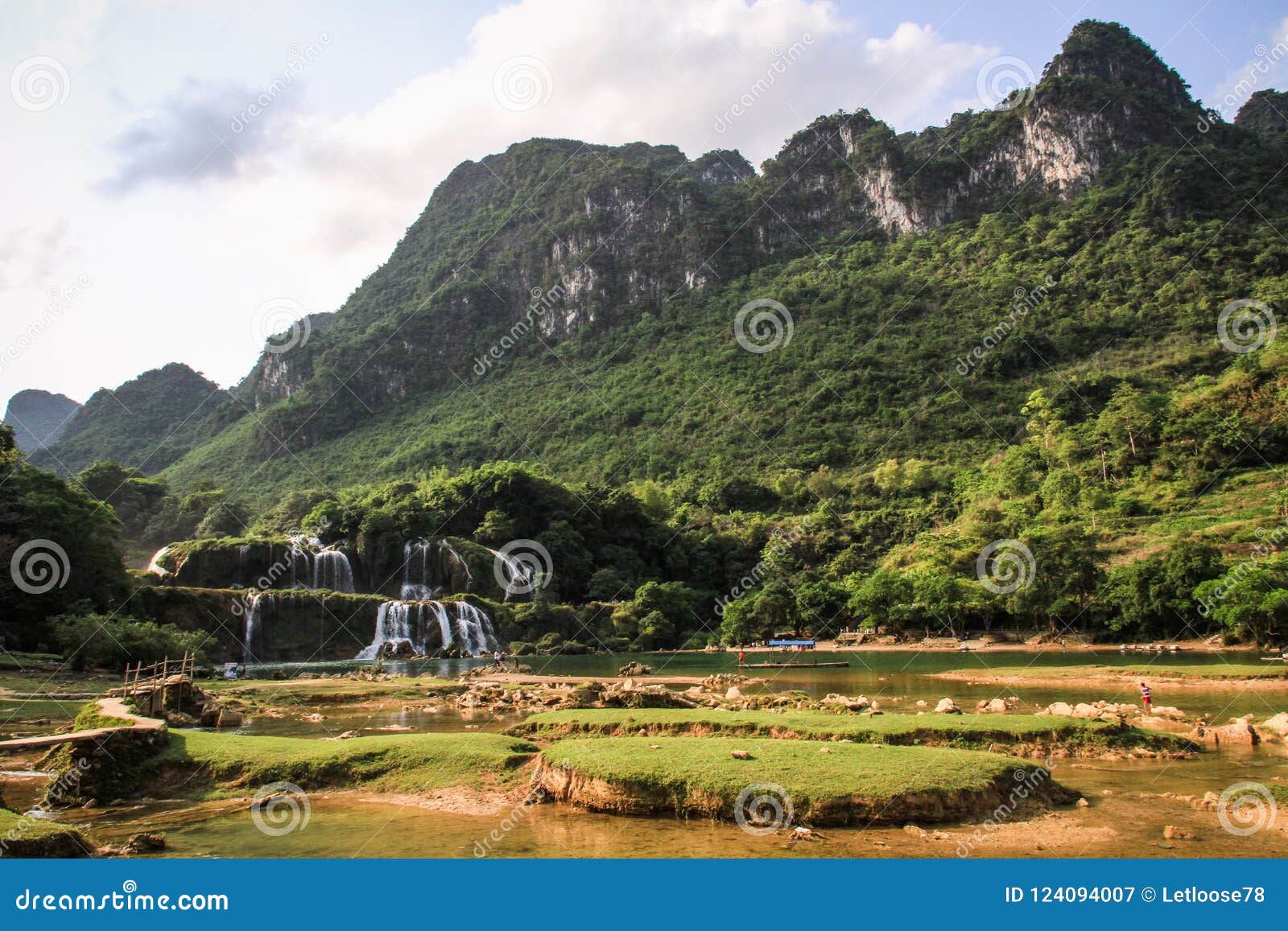 ban gioc waterfall, cao bang province, north vietnam
