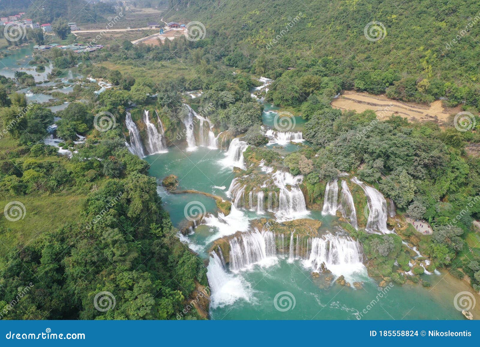 ban gioc waterfall in north vietnam