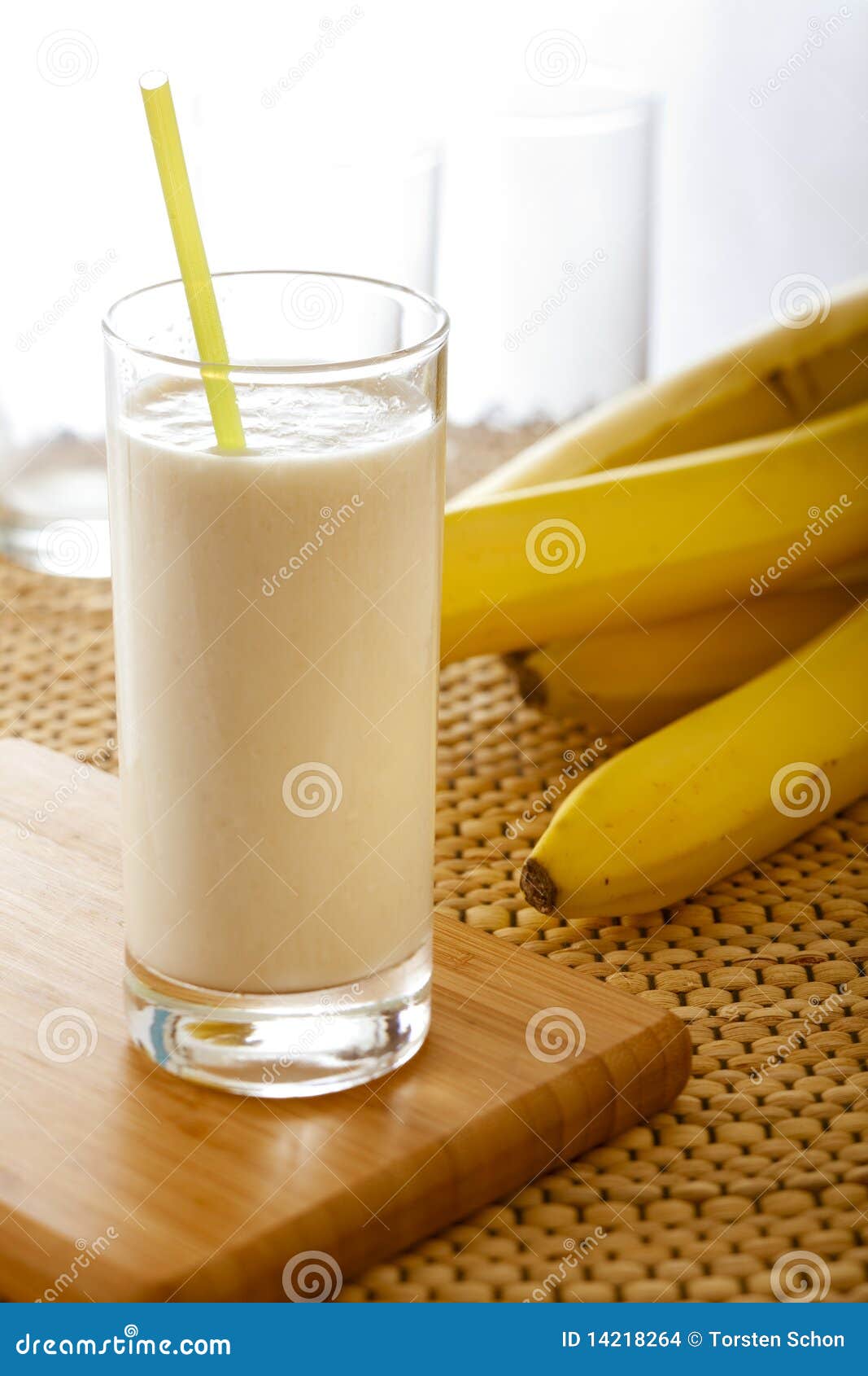 w milkshake photo. Banana of fruity stock bananas, milkshake Image