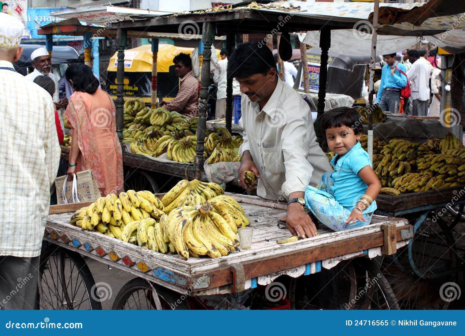 Banana Seller editorial image. Image of kids, selling 24716565