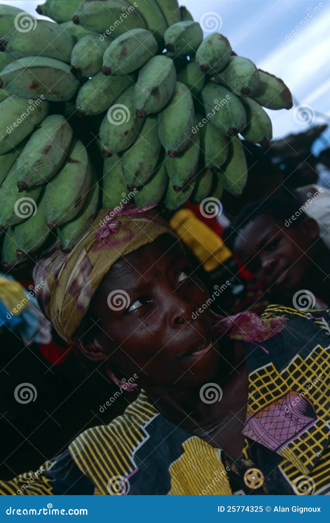 A banana vendor, Uganda editorial image. Image of people 25774325