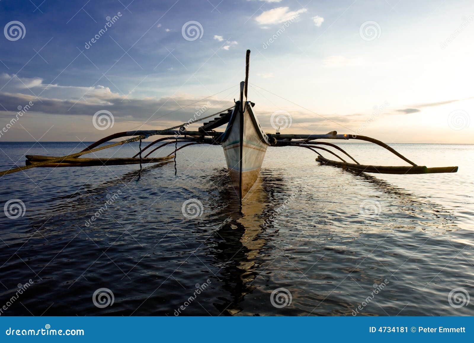 banca boat at sun set