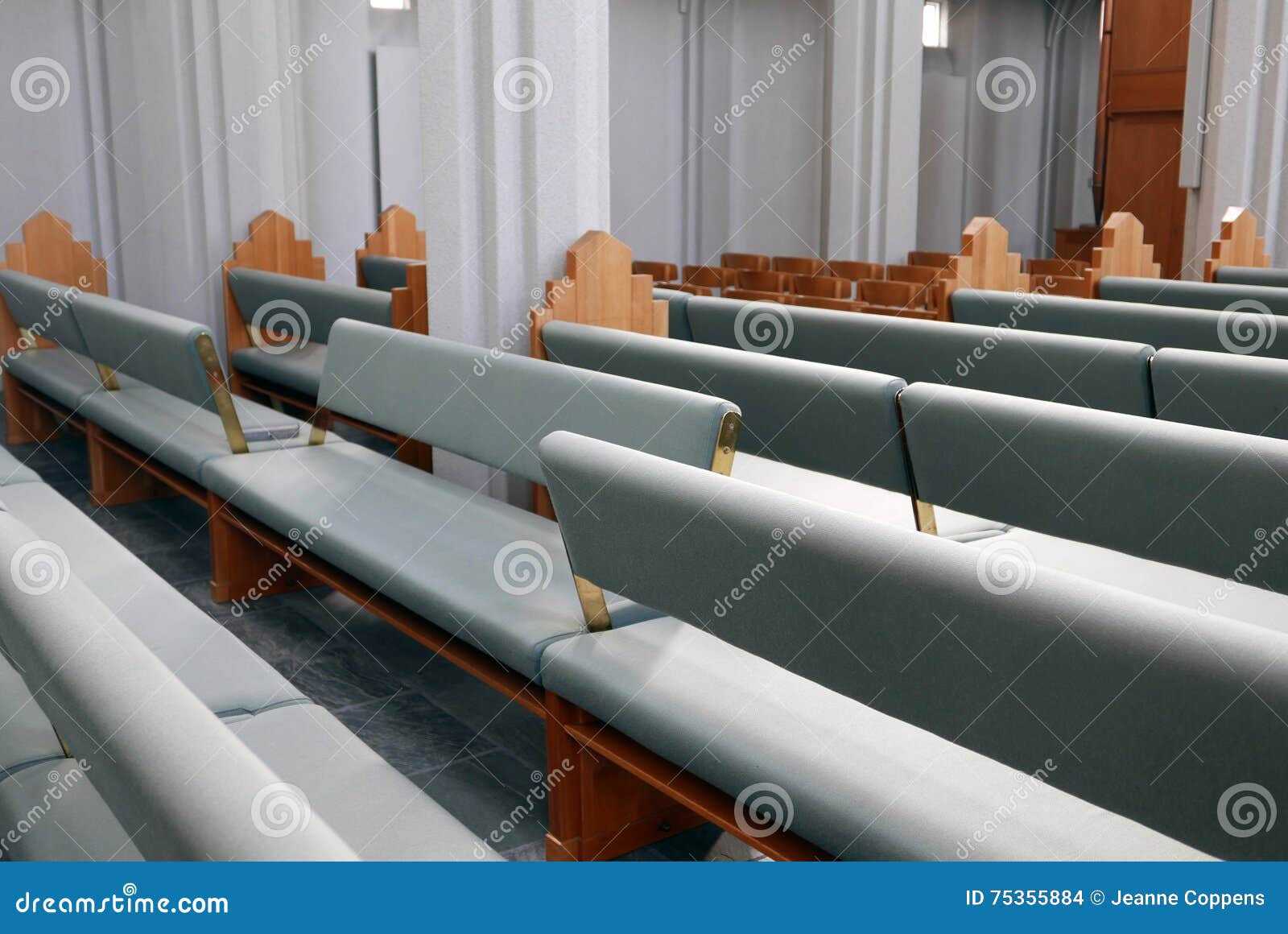 Bancos De Los Reversibles En Una Iglesia Moderna Foto de archivo - Imagen de asiento, nuevo: 75355884 Bancos De Los Reversibles En Una Iglesia Moderna Foto de archivo - Imagen de asiento, nuevo: 75355884