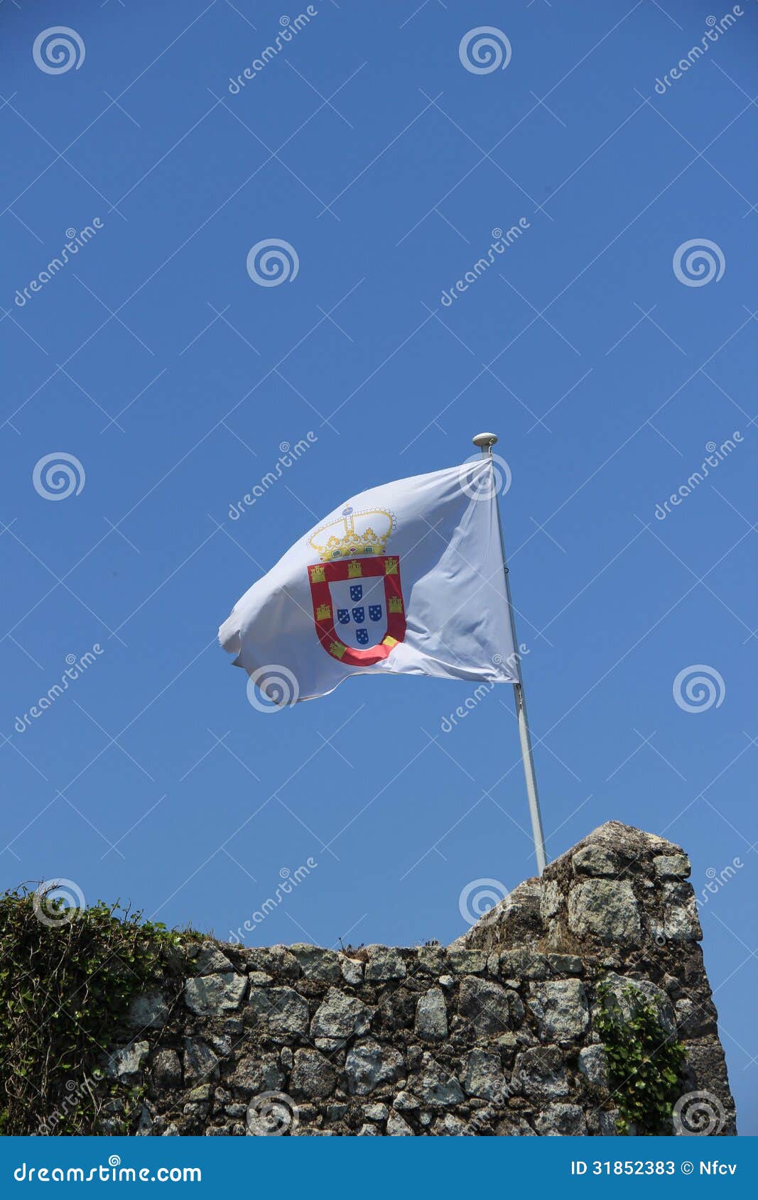 Bandeira portuguesa velha imagem de stock. Imagem de