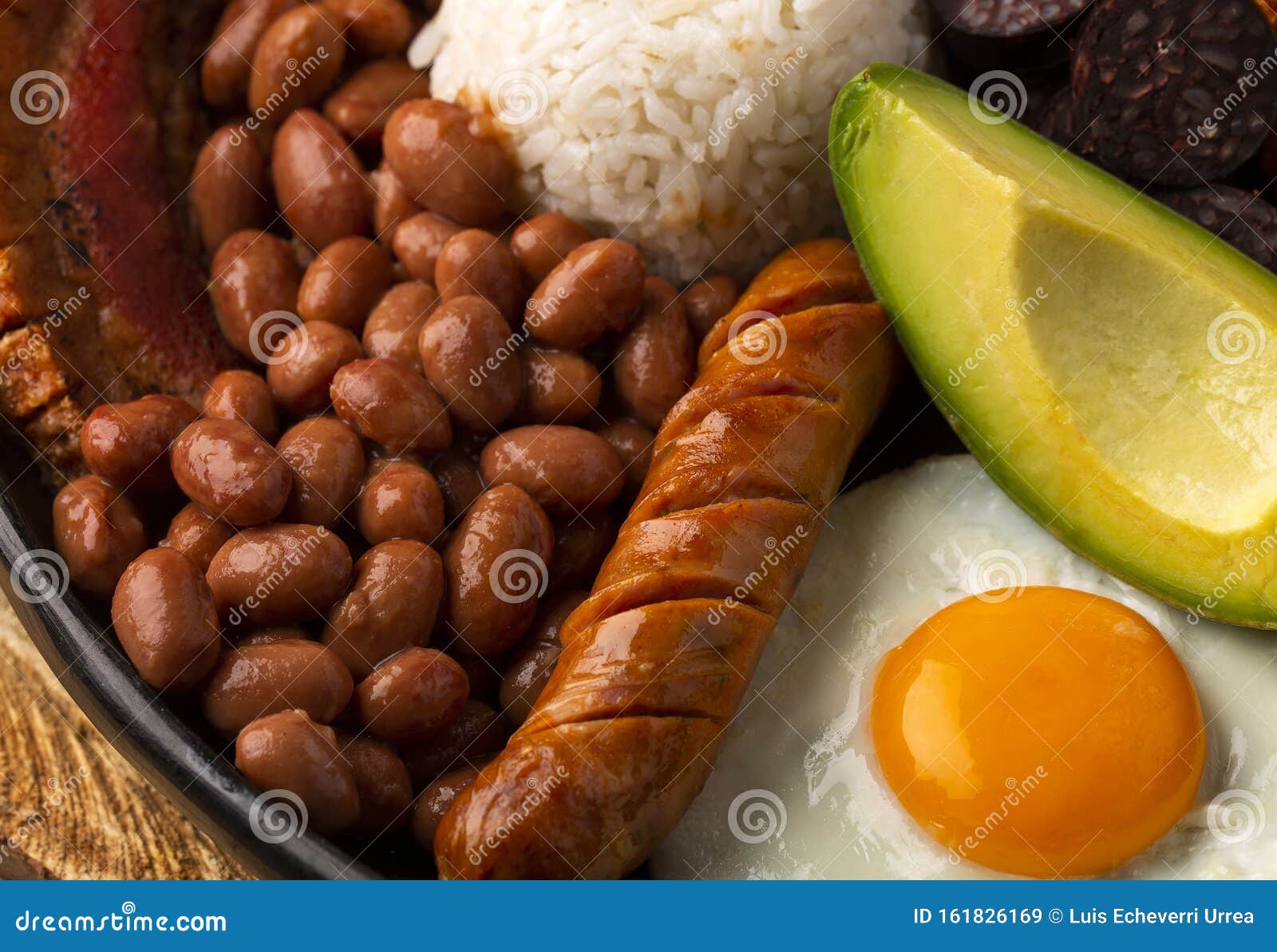 bandeja paisa - typical food of colombia