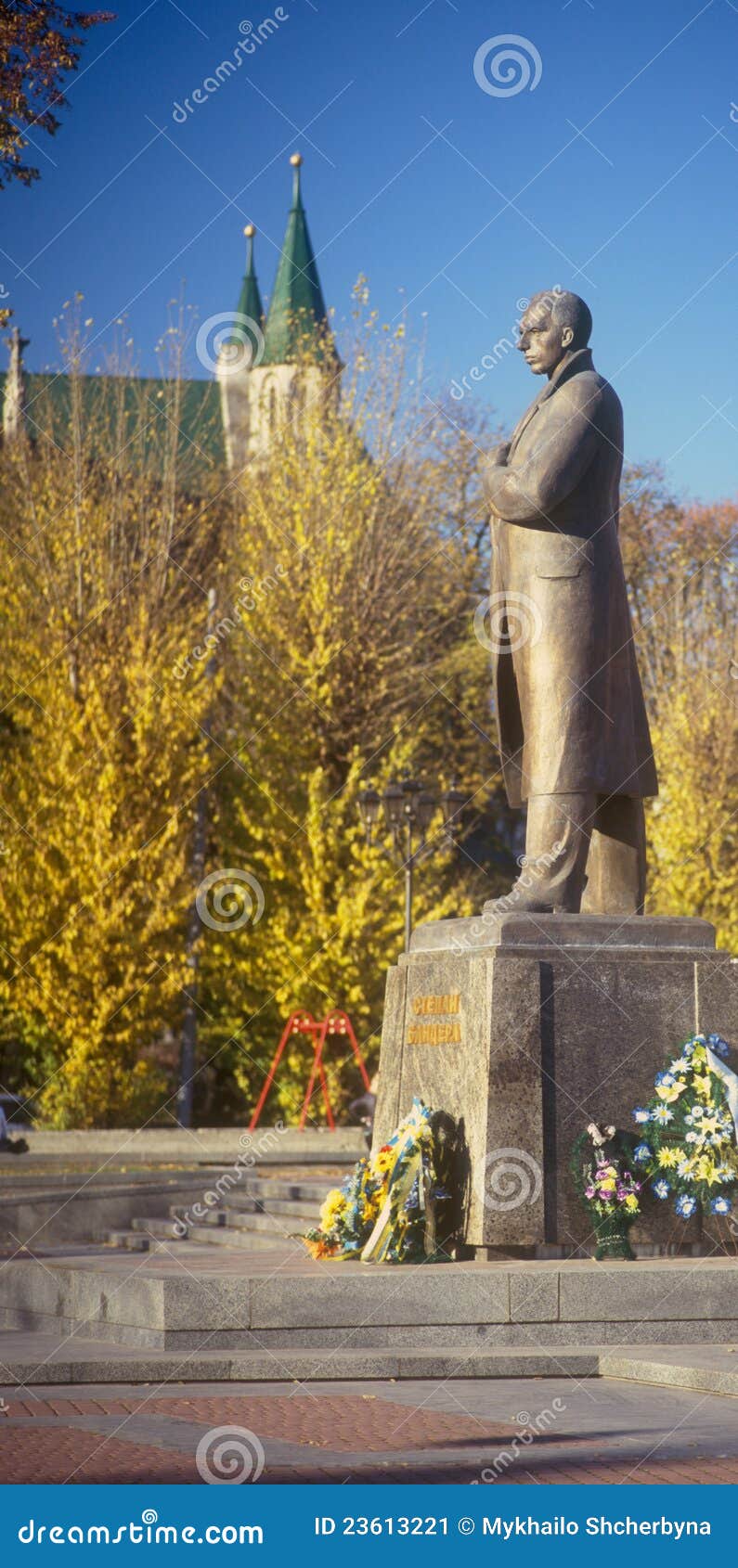 bandera statue.