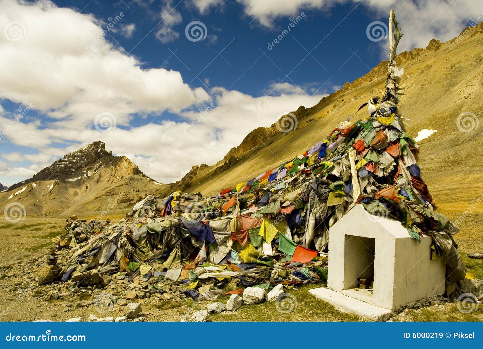 Bandierine Tibetane Di Preghiera Immagine Stock - Immagine di himalaya,  tibetano: 6000219