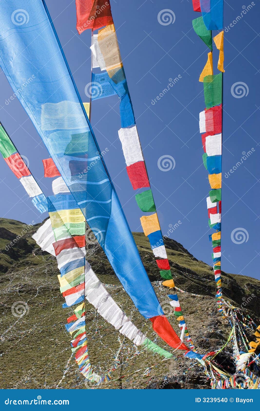 Bandierine Tibetane Di Preghiera a Lhasa Fotografia Stock - Immagine di  asia, preghiera: 3239540