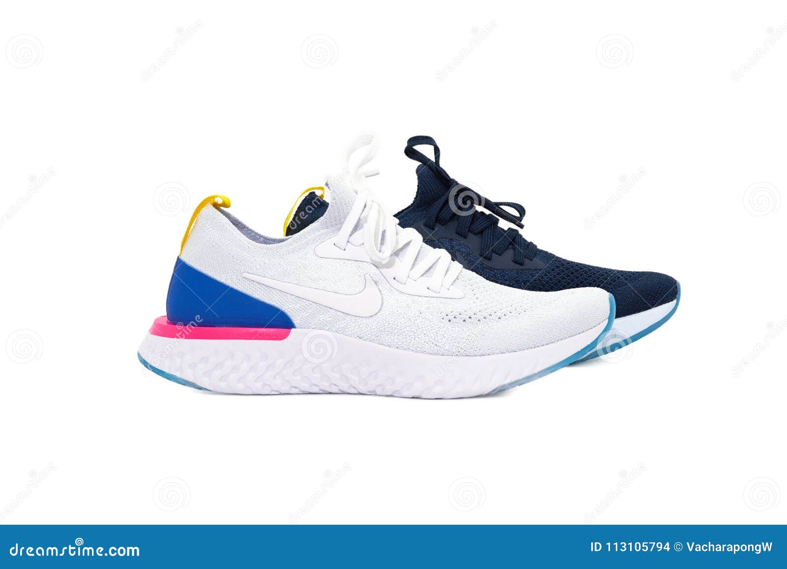 Bangkok, Tailandia, 08,2018, Zapatos Del Deporte De Nike En El Fondo Blanco Estudio Enciende Imagen de archivo editorial - Imagen de zapato, trotar: 113105794