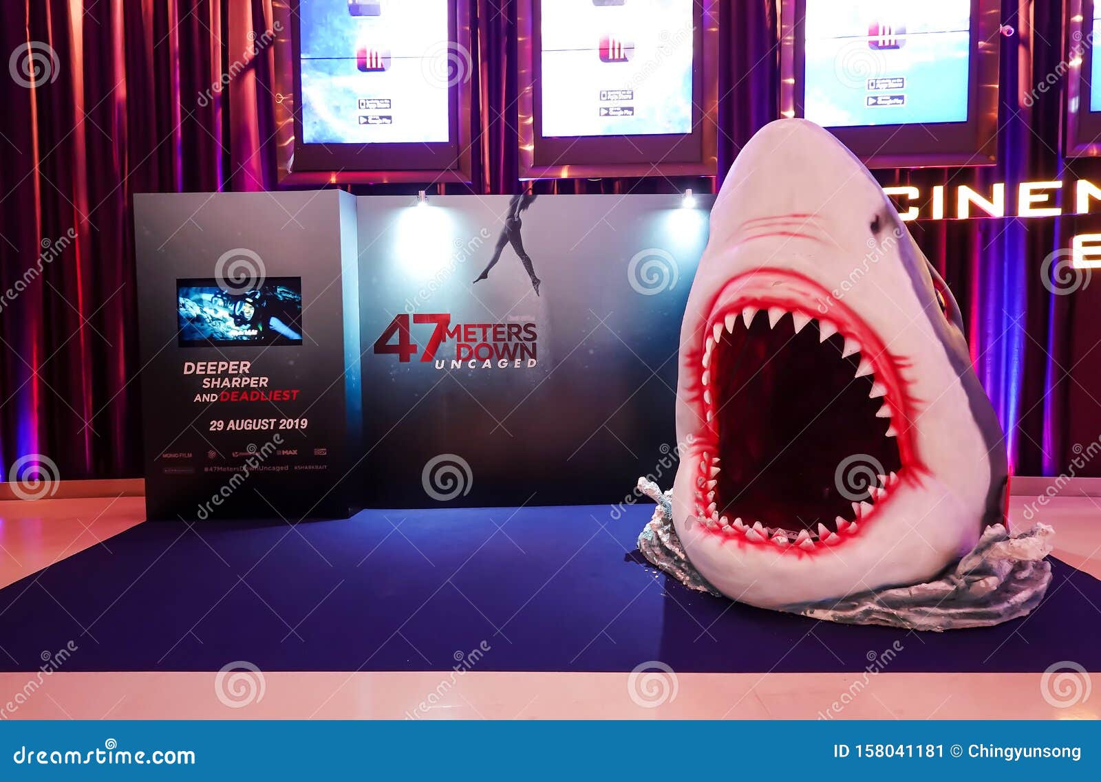 Kudde balans Kijker A Beautiful Standee of a Movie Called 47 Meters Down Uncaged Display at the Cinema To Promote the Movie Editorial Photo - Image of creation, funny: 158041181 Kudde balans Kijker A Beautiful Standee of a Movie Called 47 Meters Down Uncaged Display at the Cinema To Promote the Movie Editorial Photo - Image of creation, funny: 158041181