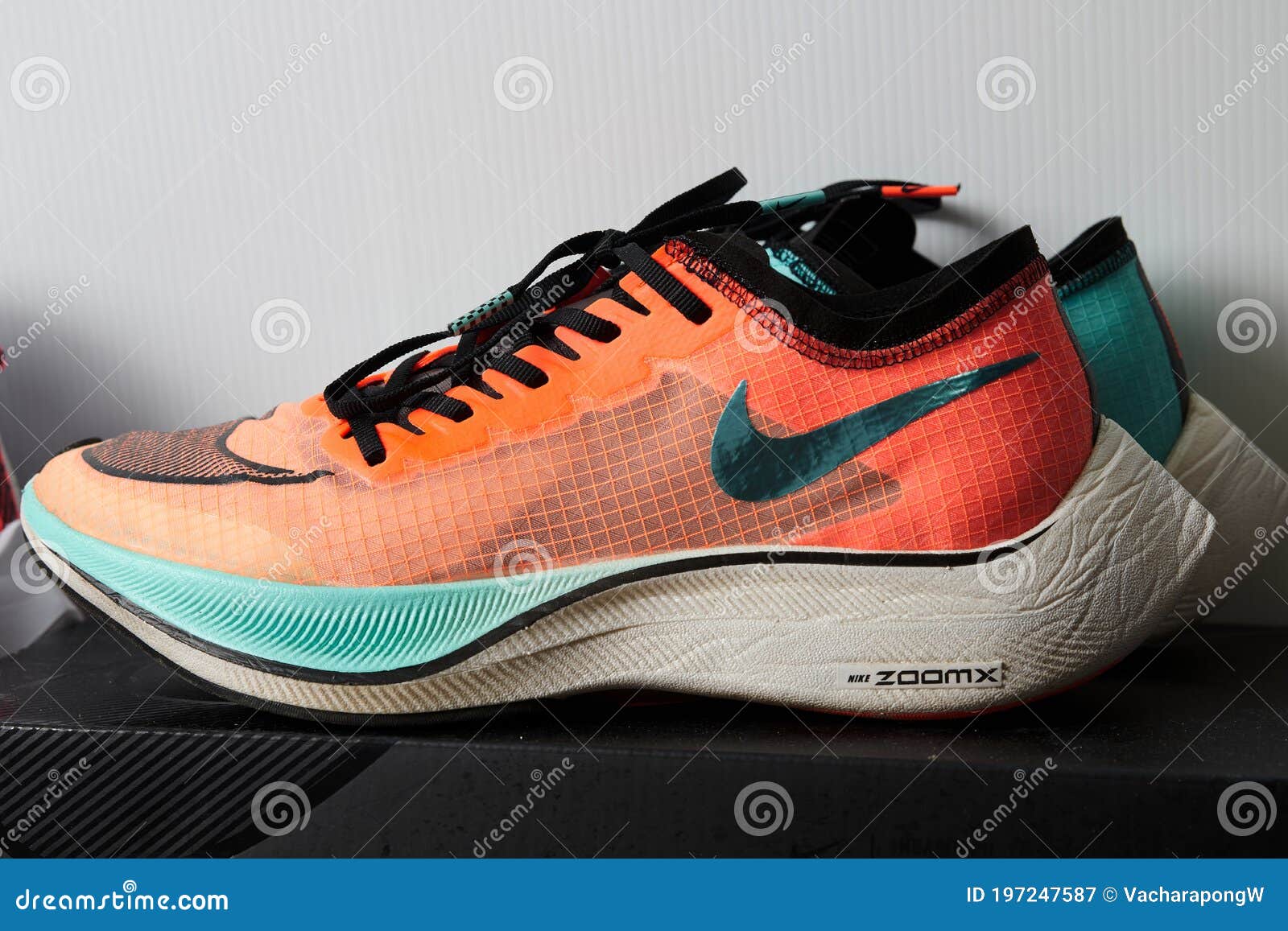 nike zoomx 2020