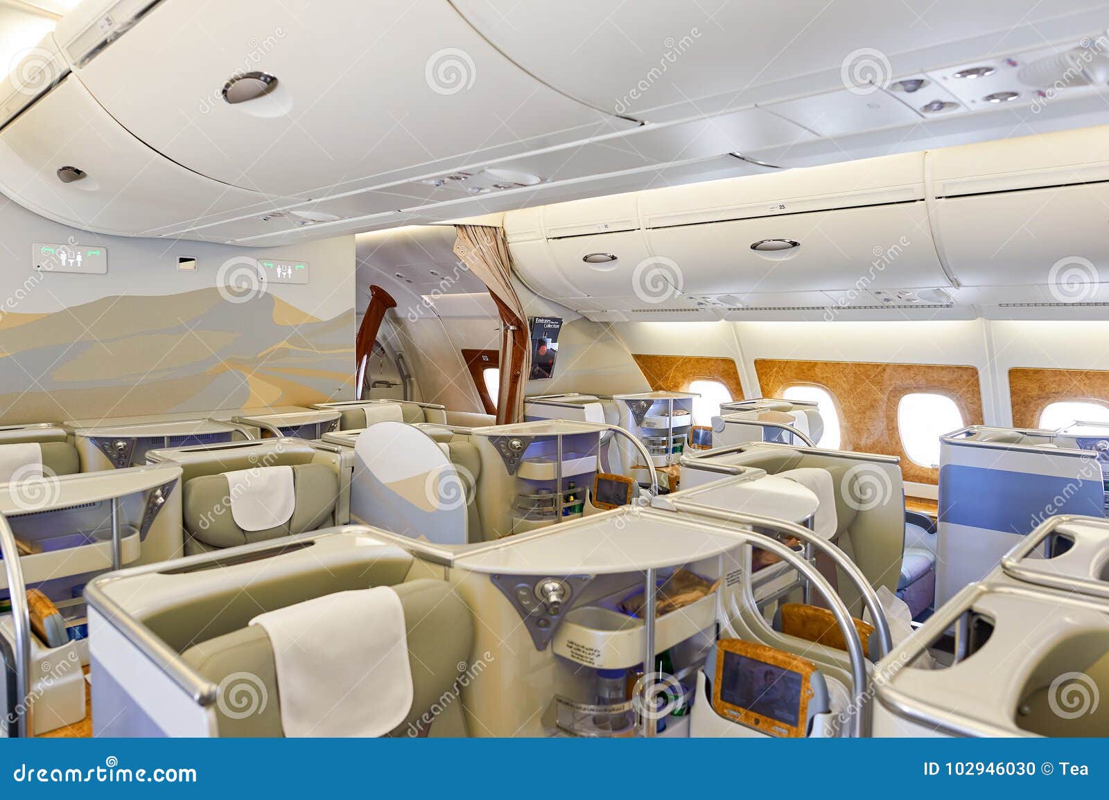 Emirates Airbus A380 Editorial Image Image Of Flight