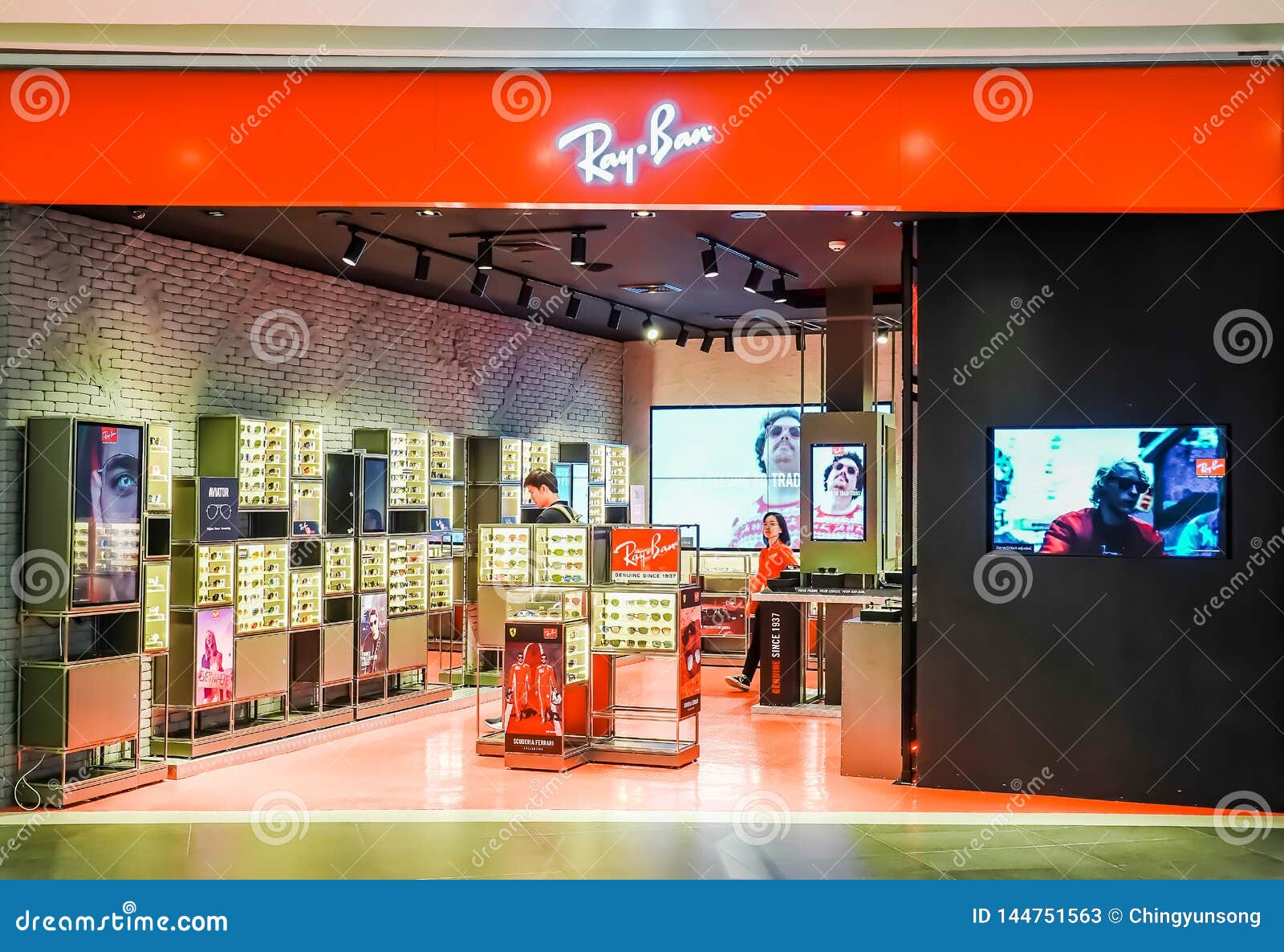 ray ban showroom in delhi