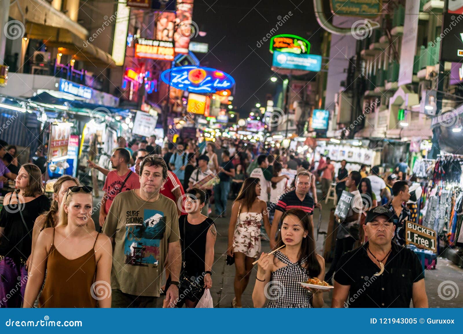 Shrink Ruby Hong Kong Khao San Road is Popular Backpacker Tourists Street. Bangkok Tha Editorial  Image - Image of advertising, light: 121943005