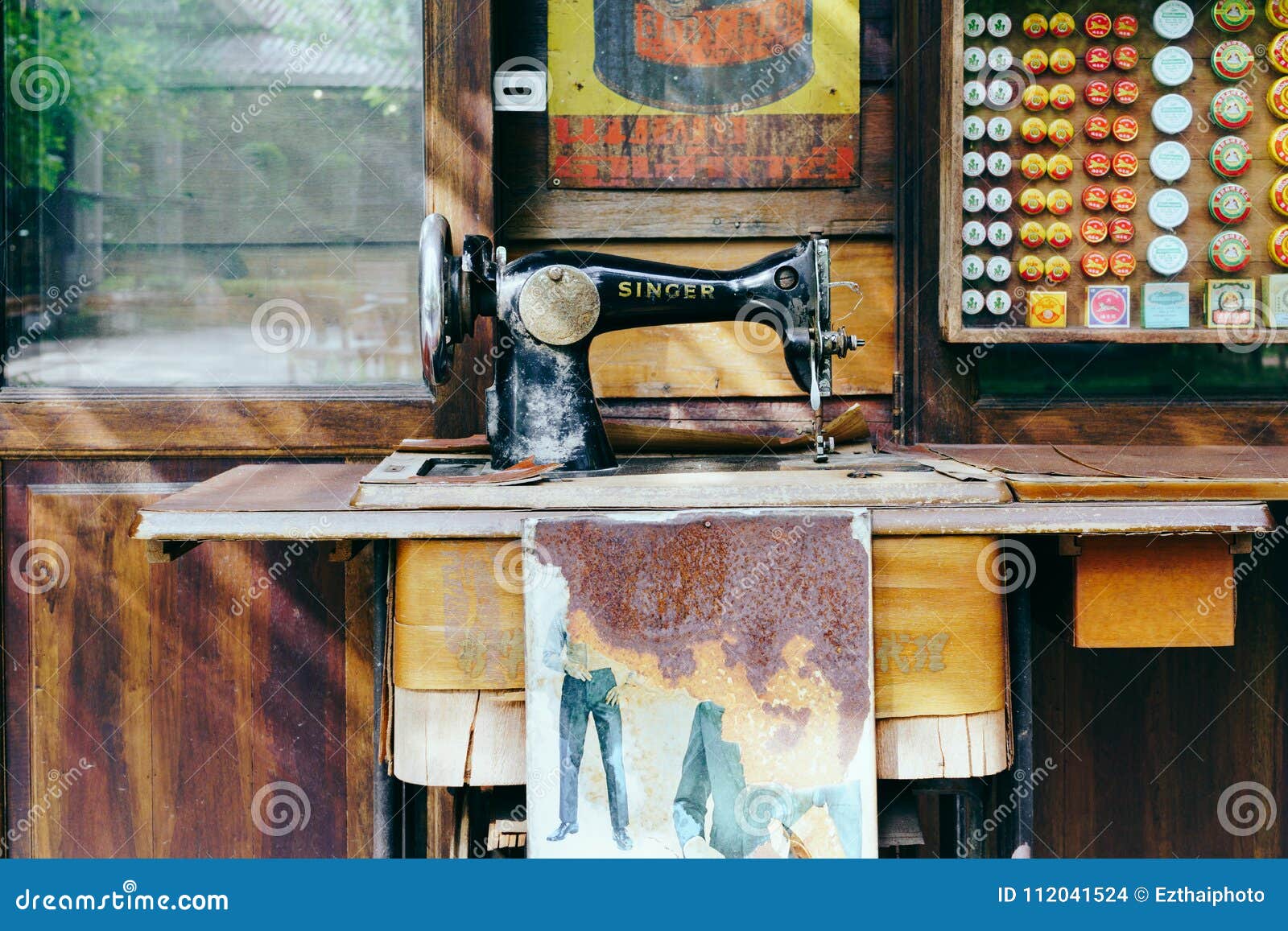 An old Singer sowing machine is still in use in Cairo Stock Photo - Alamy