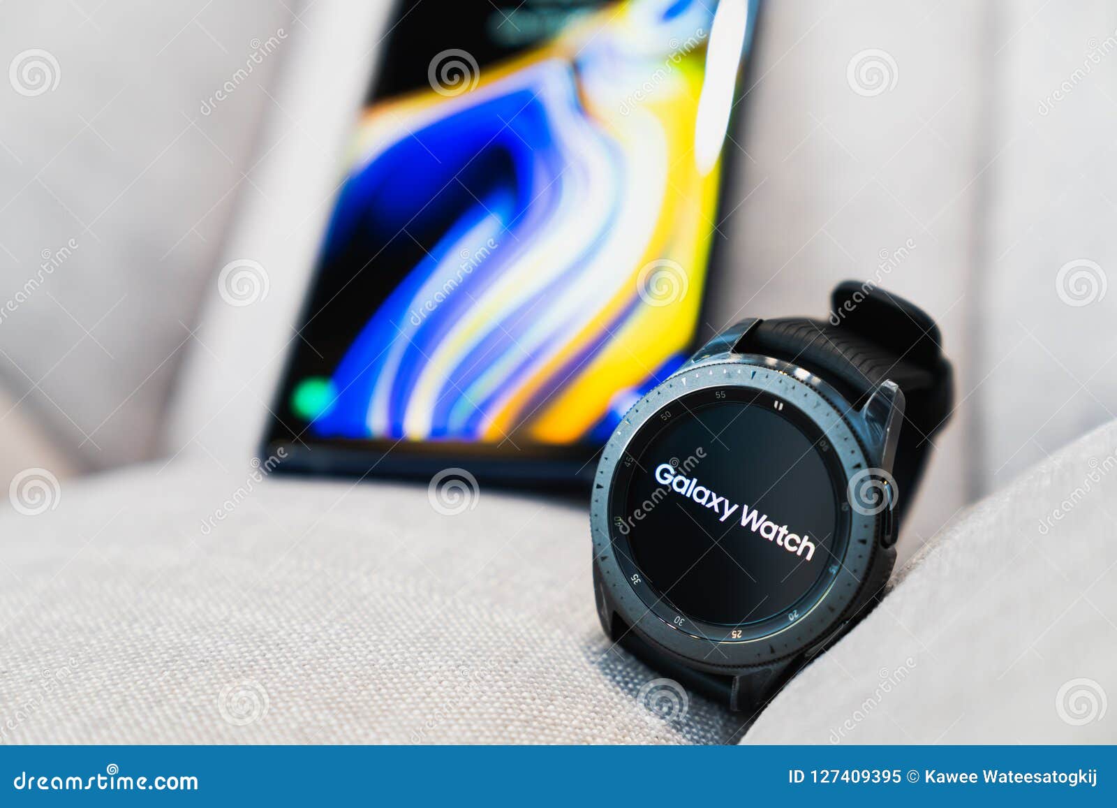 samsung galaxy note 9 with watch