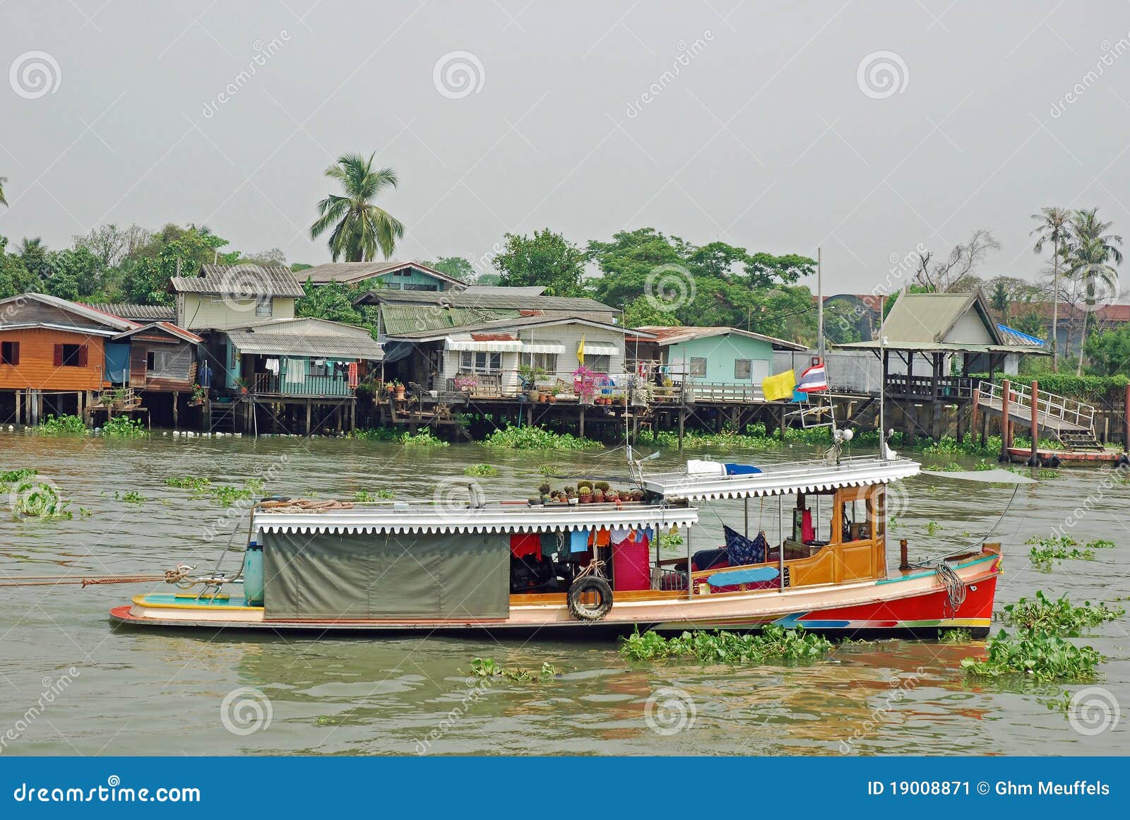 bangkok, vieuw from khlong bangkok noi canal