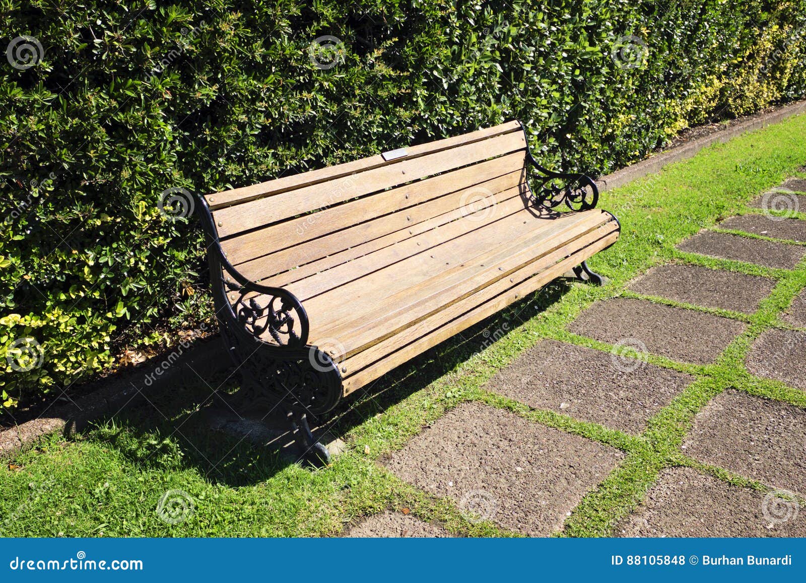 Bank im Park stockfoto. Bild von sommer, holz, hölzern - 88105848