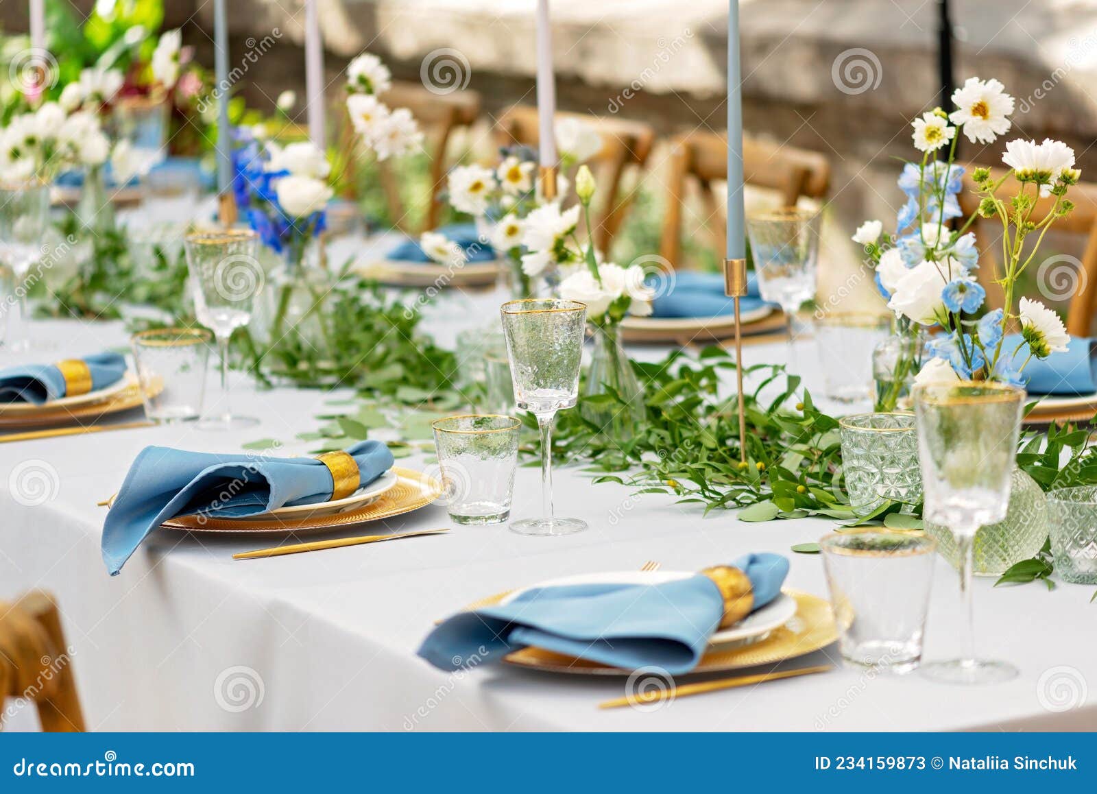 Wedding Decor, Flowers, Black and Gold Decor, Candles Stock Image - Image  of decoration, celebration: 138159151
