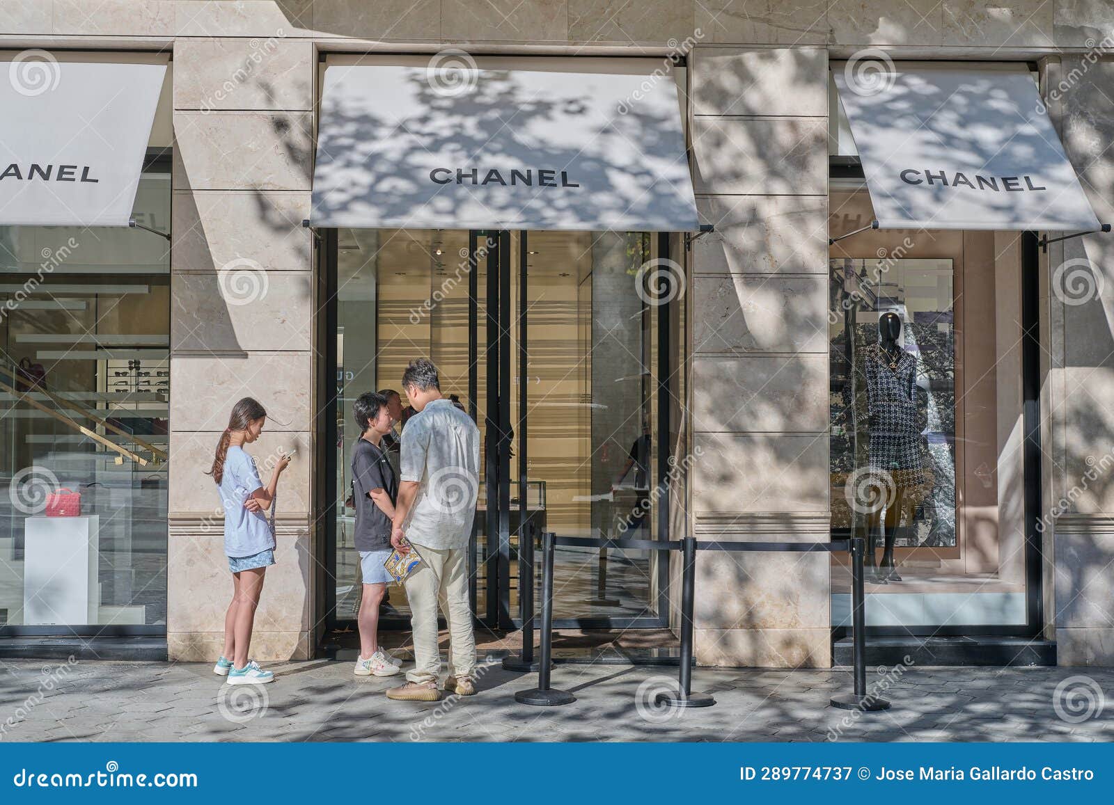 173 Entrance Chanel Store Stock Photos - Free & Royalty-Free Stock Photos  from Dreamstime