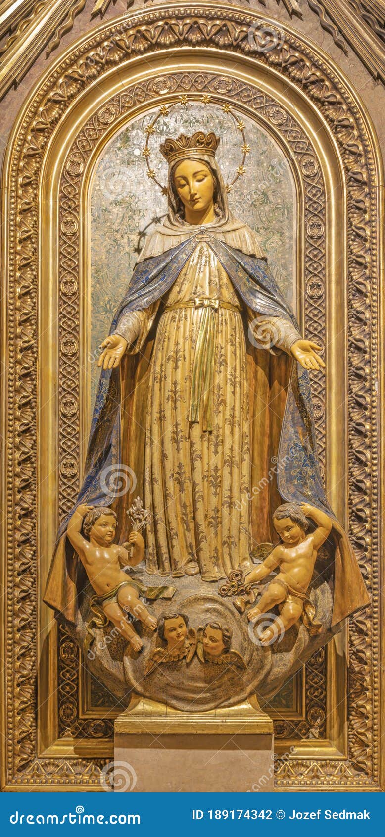 Barcelona - the Carved Polychrome Statue of Immaculate Conception in the  Church Iglesia Santa Maria De Gracia De Jesus Editorial Photography - Image  of monument, gold: 189174342