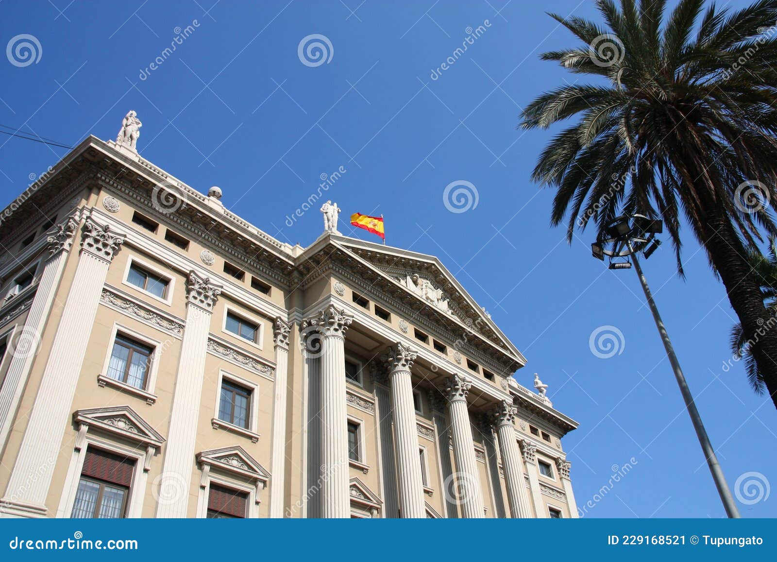 barcelona gobierno militar building