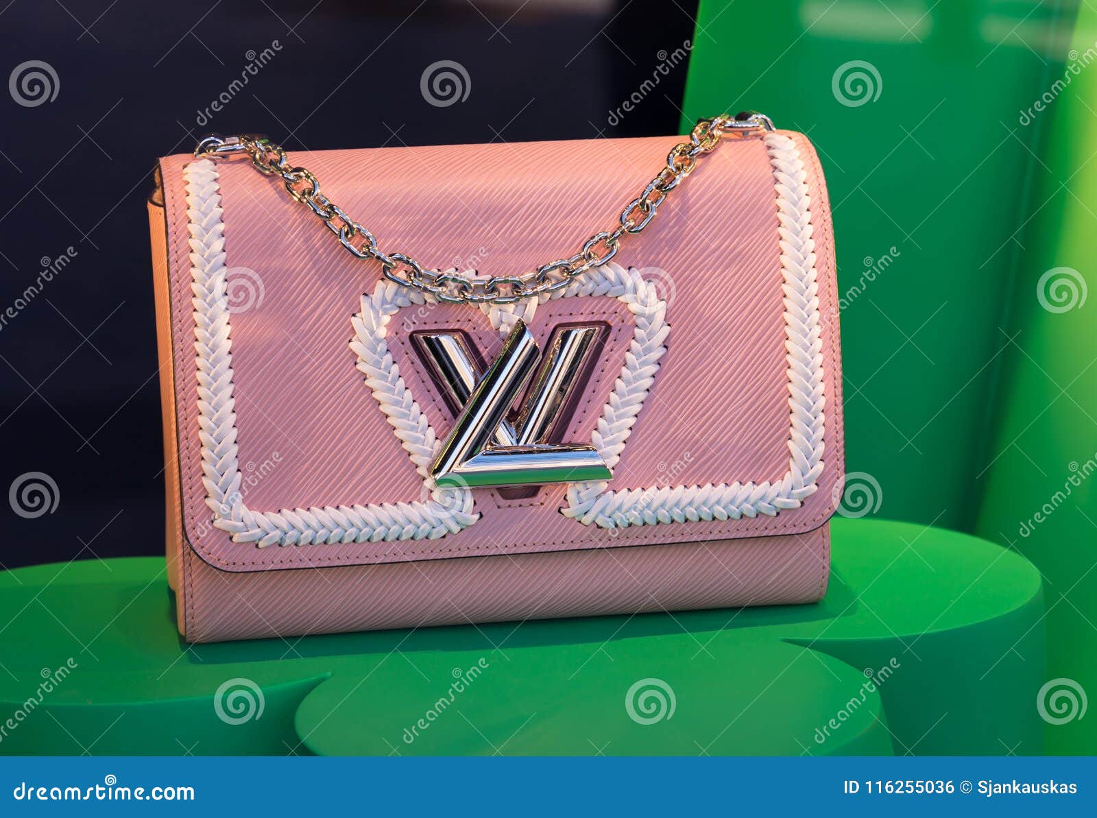 Louis Vuitton Handbag, New Collection Window Display Editorial Photo -  Image of louis, sell: 116255036