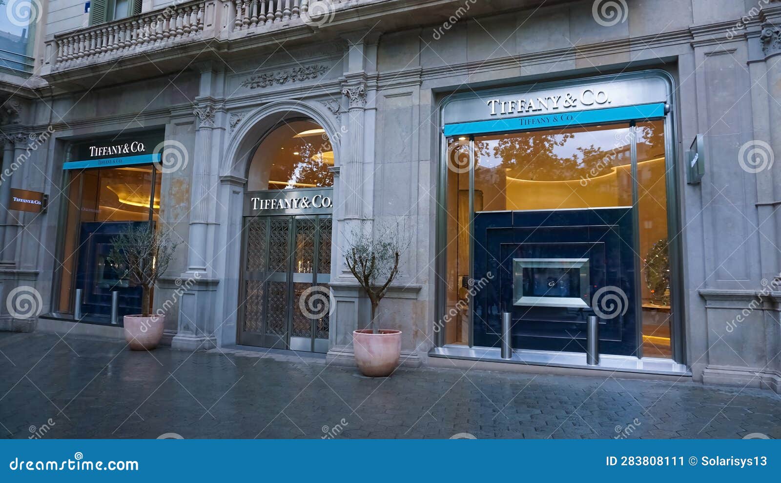 Tiffany Co Store In Prague Stock Photo - Download Image Now - Tiffany & Co,  Prague, Store - iStock