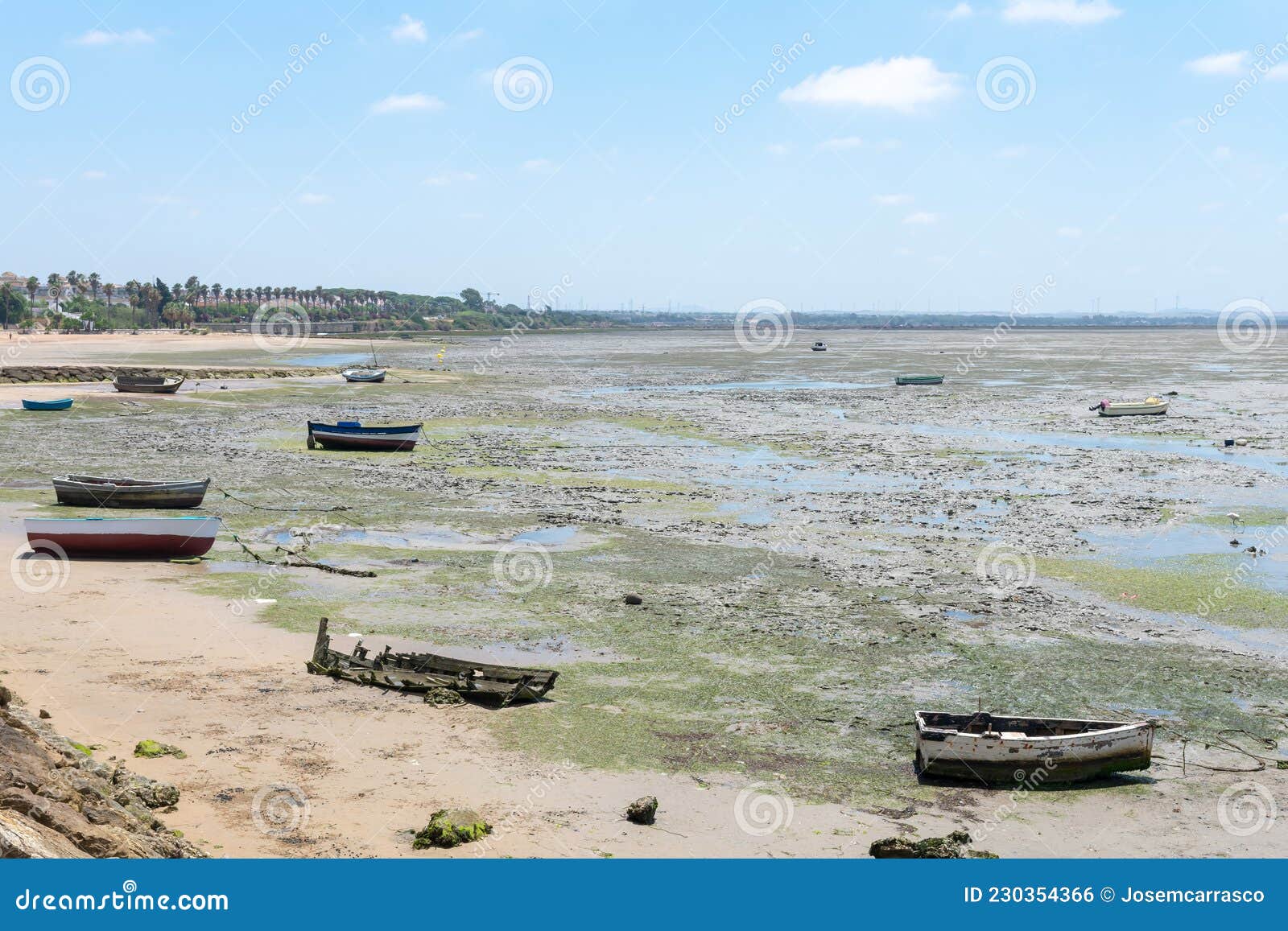 De tormenta Abolladura Exquisito Barcos De Pesca En La Playa Cachucha En Puerto Real Cadiz. Andalusia Spain. Foto de archivo - Imagen de cielo, pesca: 230354366 De tormenta Abolladura Exquisito Barcos De Pesca En La Playa Cachucha En Puerto Real Cadiz. Andalusia Spain. Foto de archivo - Imagen de cielo, pesca: 230354366