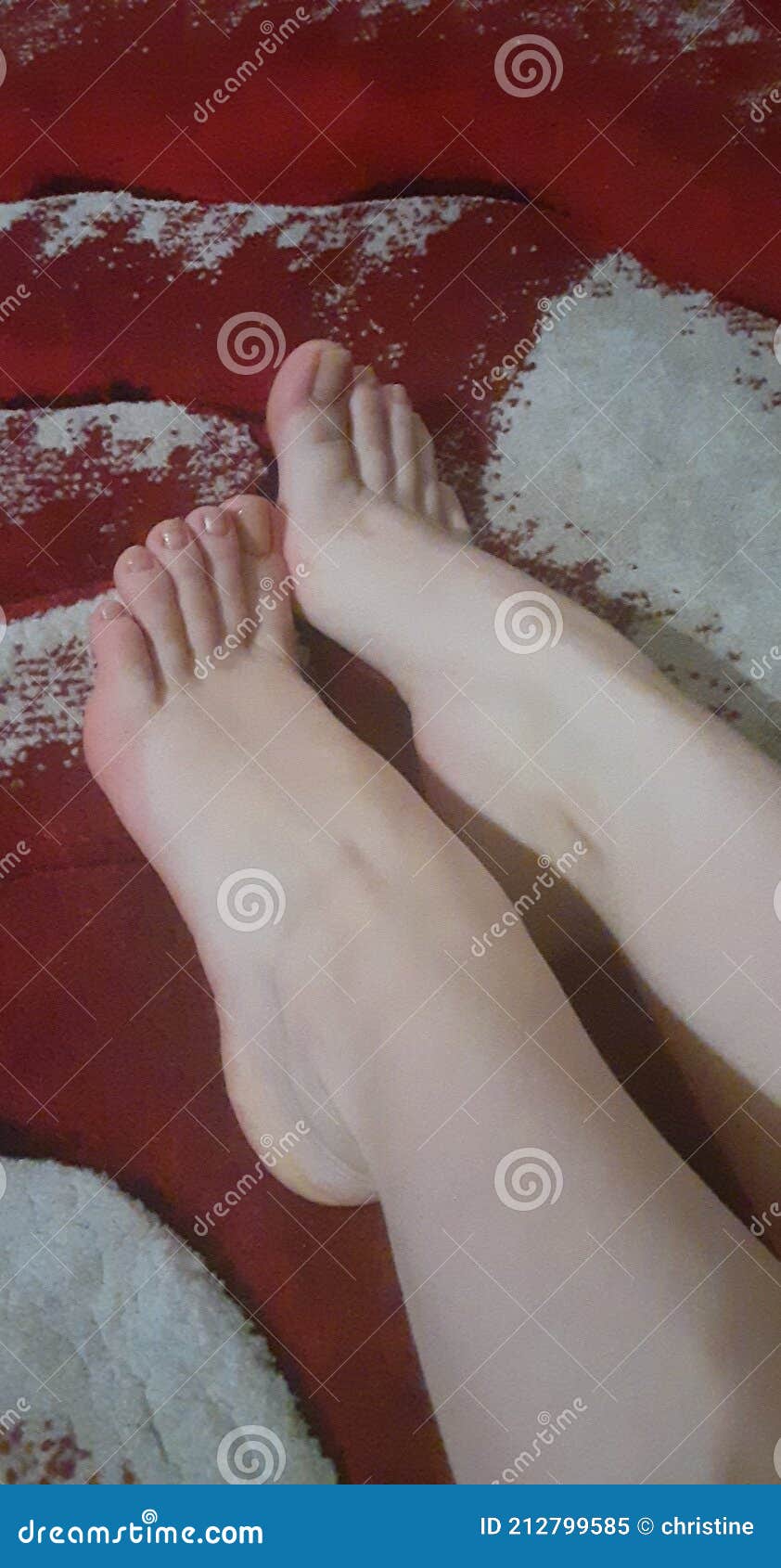Bare feet on rose carpet editorial image. Image of feet 212799585
