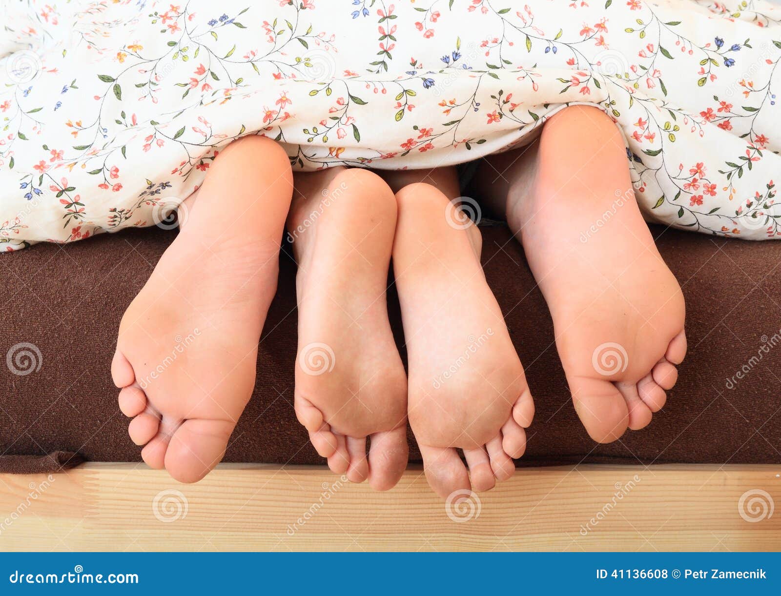 4,897 Kids Girl Feet Stock Photos photo pic