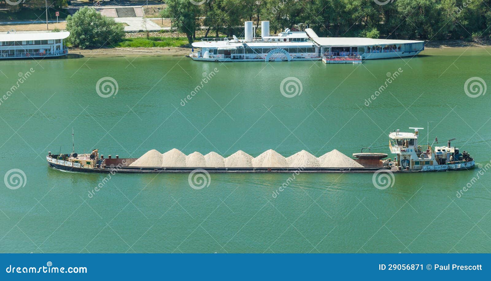 Barge editorial photo. Image of port, sand, business 29056871