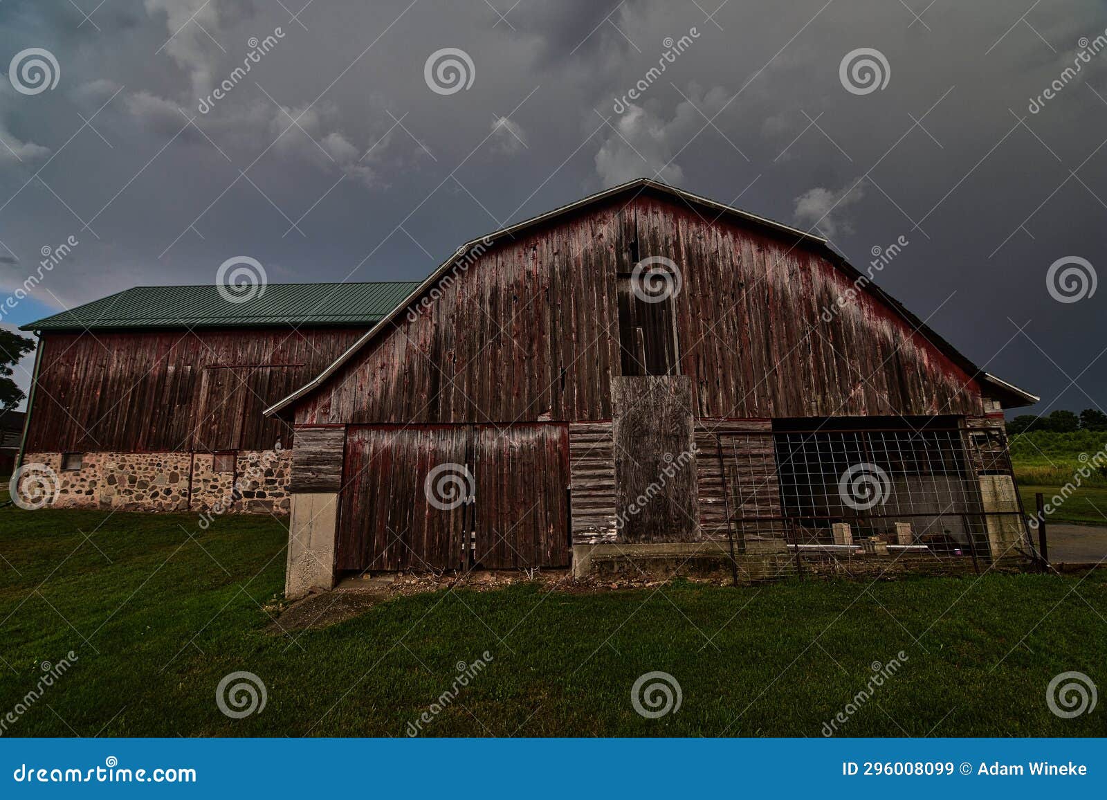 barn at dorothy carnes state natural area in wi