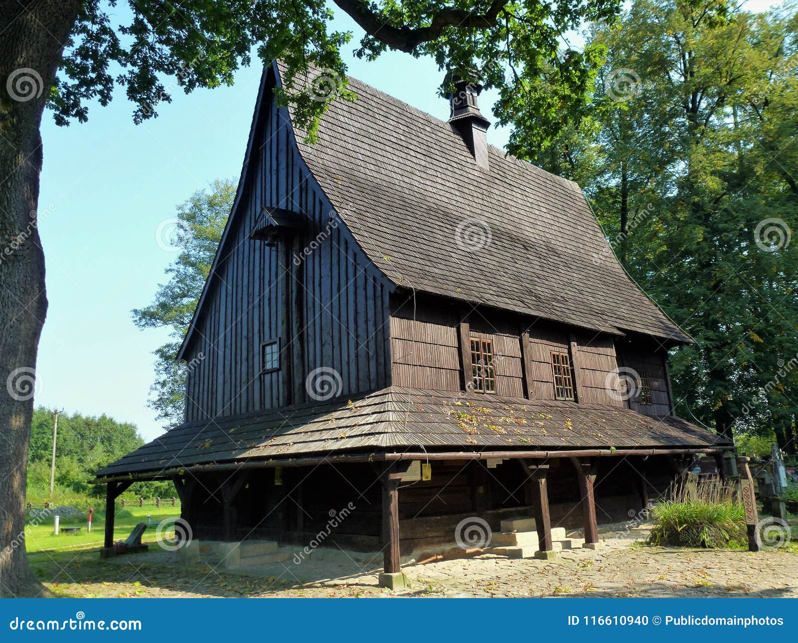 Barn, House, Farmhouse, Log Cabin Picture. Image 116610940