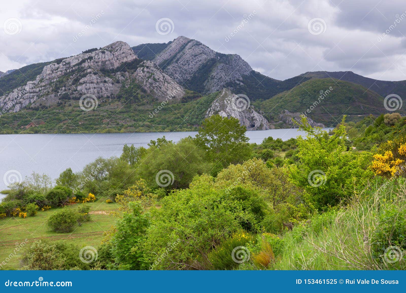 Lake Barrios de Luna στο Leon, Ισπανία