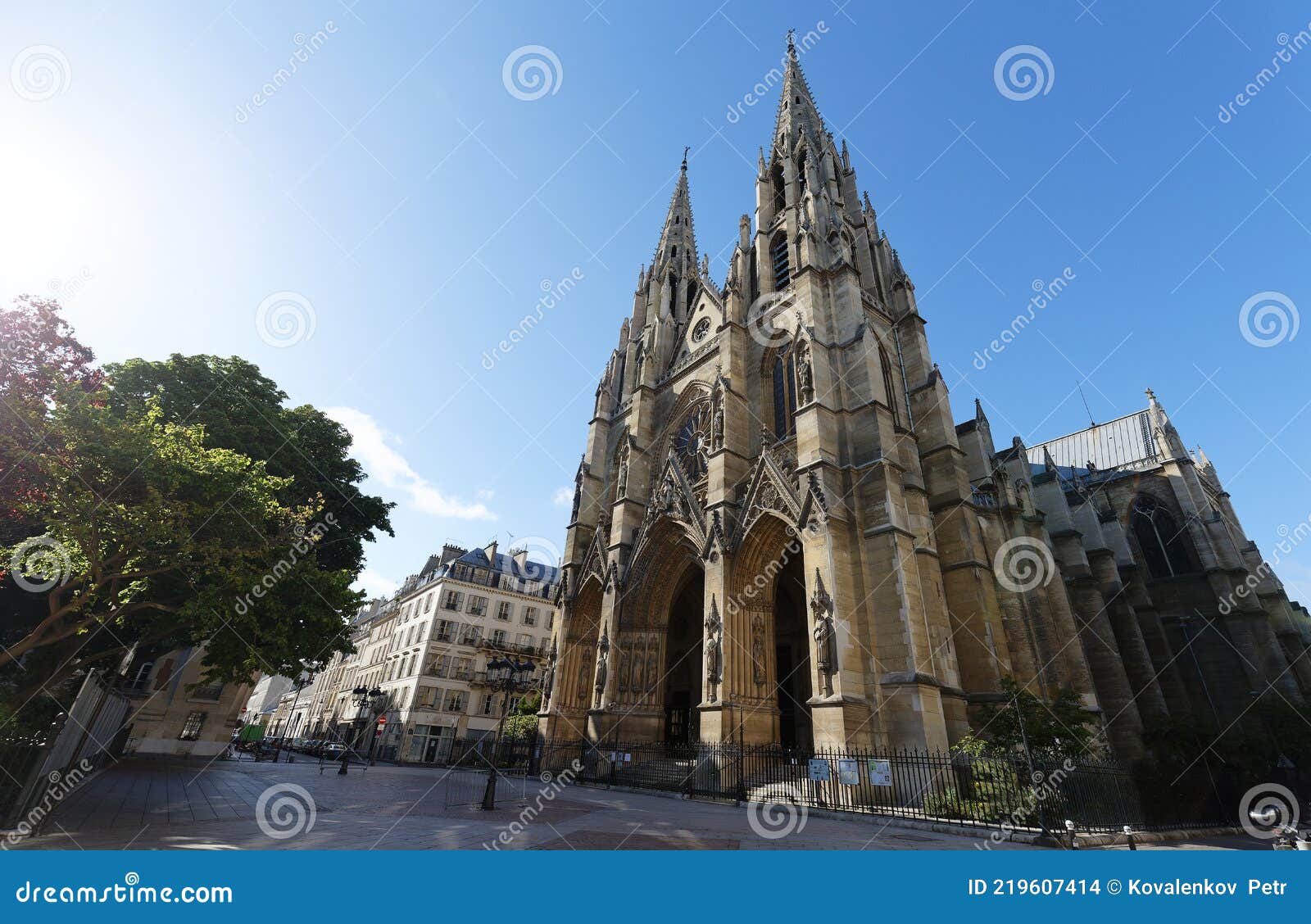 Basílica Católica De Santa Clotilde París Francia. Foto de archivo - Imagen  de casos, santo: 219607414