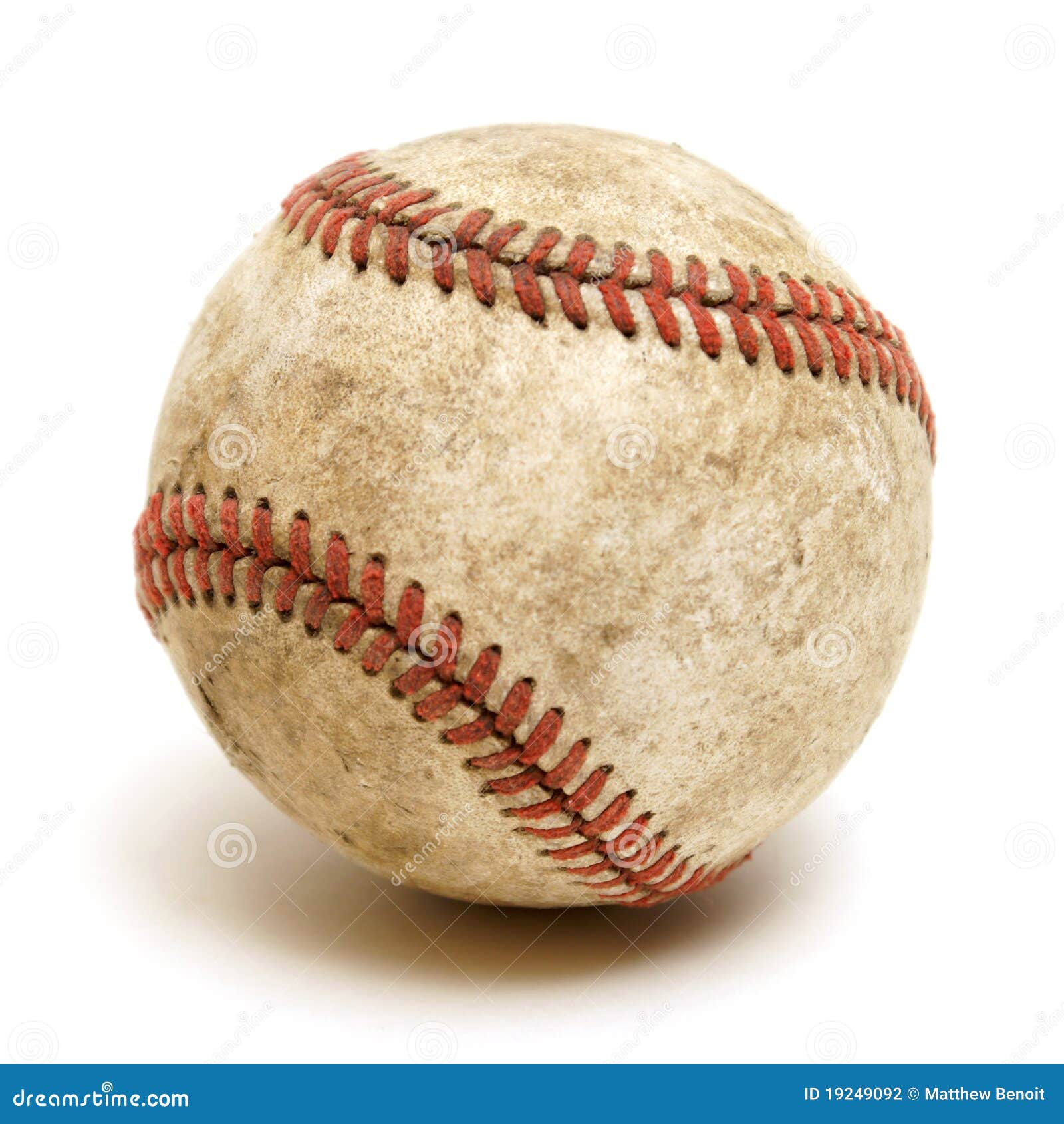 Ein getrennter Schuß eines gut verwendeten Baseballs.