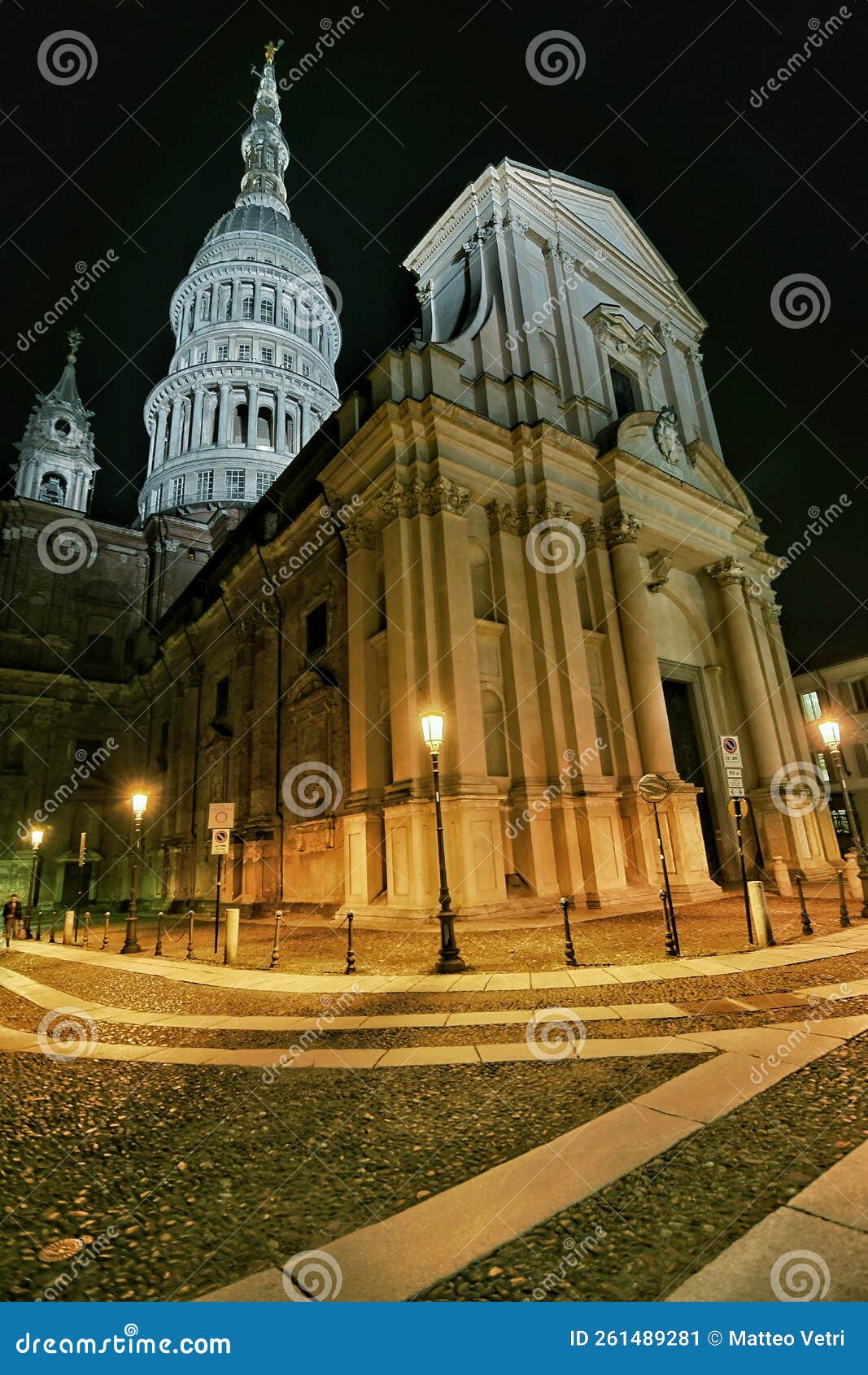 Basilica Di San Gaudenzio Novara Imagen de archivo Imagen de fachada