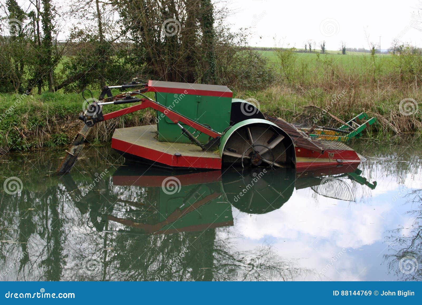 basingstoke canal weedcutting boat