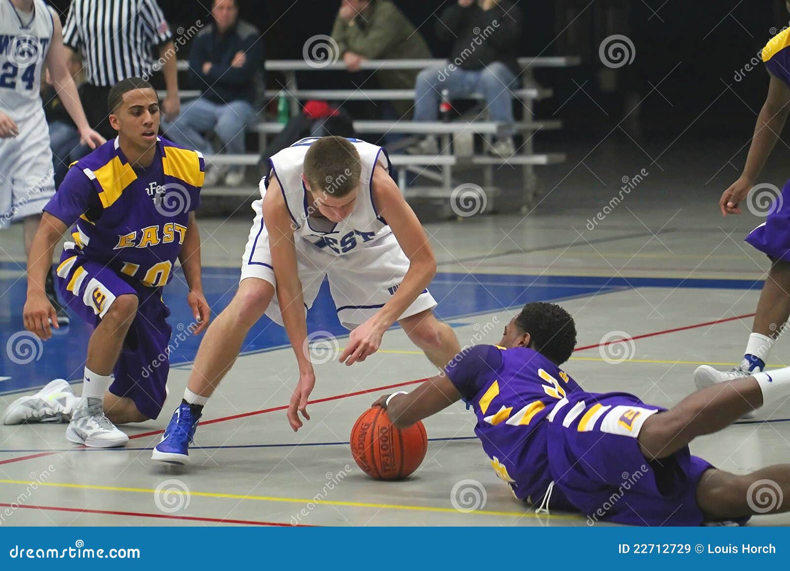 Basketball Action editorial stock image. Image of league - 22712729