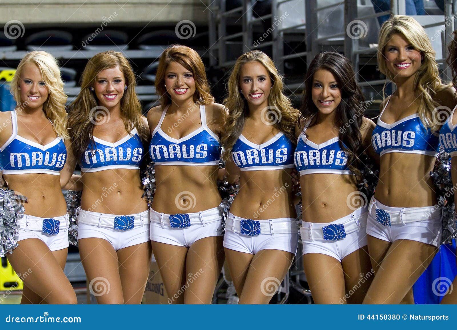 Resultado de imagem para cheerleaders mavericks  2017