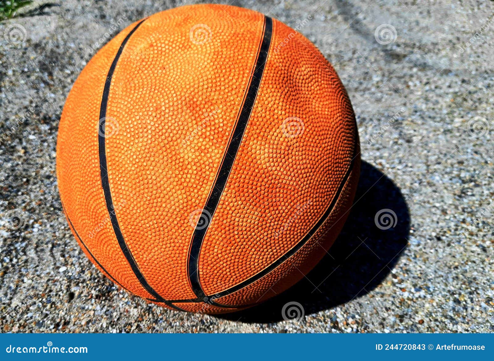 basketball on the sand, children's games outside hollidays, games outdoors
