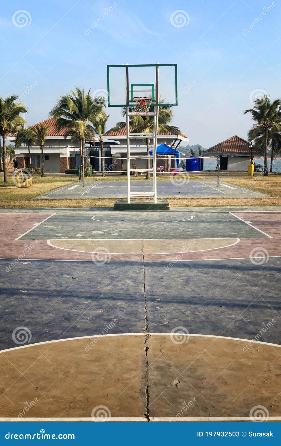 basketball street court near beach